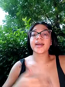 -VICKKY online show from March 19, 2025, 10:53 pm