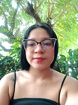 -VICKKY online show from March 21, 2025, 7:24 pm