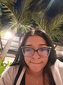 -VICKKY online show from October 8, 2025, 1:58 am