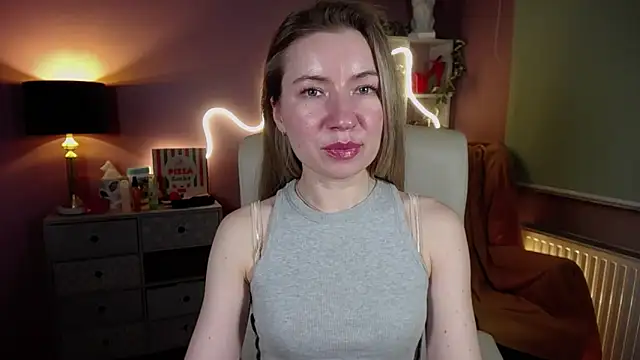 Snapshot of Mia_Tasty chatting on March 9, 2025, 5:49 pm Mia Tasty online show from March 9, 2025, 5:49 pm