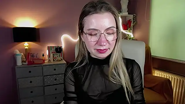 Snapshot of Mia_Tasty chatting on March 21, 2025, 10:50 am Mia Tasty online show from March 21, 2025, 10:50 am