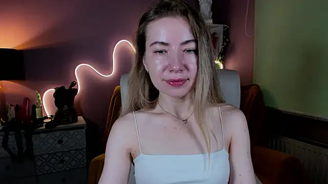 Snapshot of Mia_Tasty chatting on September 14, 2025, 6:45 am Mia Tasty online show from September 14, 2025, 6:45 am