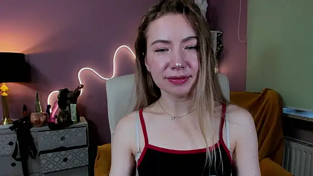 Snapshot of Mia_Tasty chatting on October 16, 2025, 6:36 am Mia Tasty online show from October 16, 2025, 6:36 am