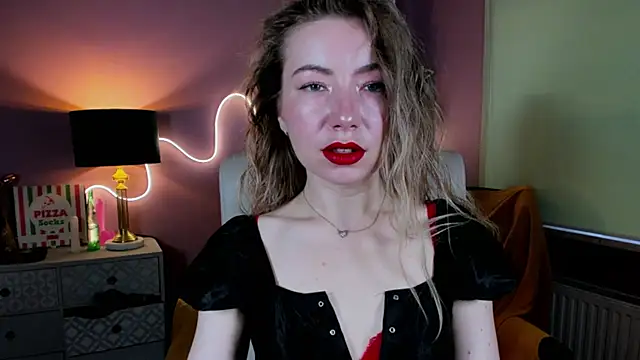 Snapshot of Mia_Tasty chatting on October 31, 2025, 7:31 am Mia Tasty online show from October 31, 2025, 7:31 am