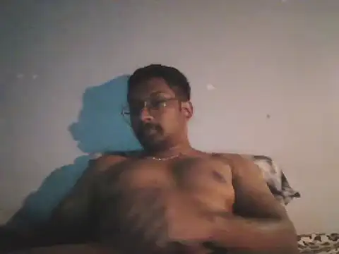 Snapshot of chennaibull101 chatting on October 3, 2025, 7:33 pm chennaibull101 online show from October 3, 2025, 7:33 pm