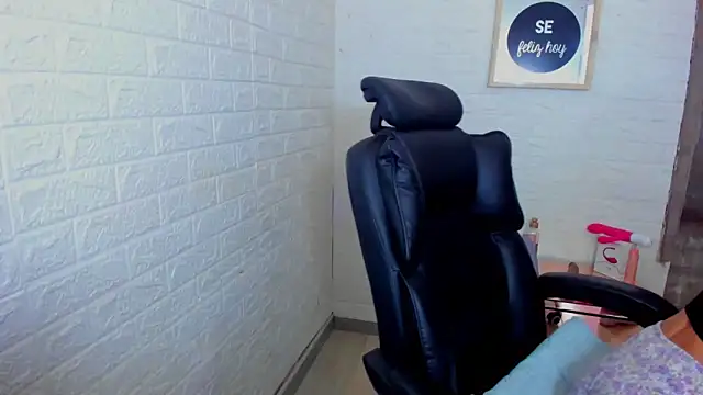 ImCrazzy online show from September 26, 2025, 2:43 pm