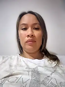 Emiily lee online show from June 23, 2026, 9:24 pm