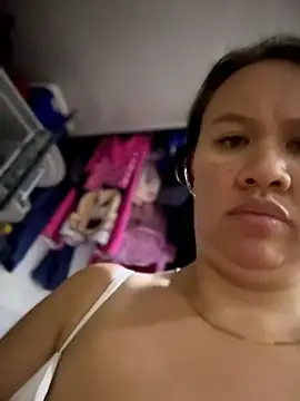 Emiily lee online show from June 25, 2026, 12:10 am