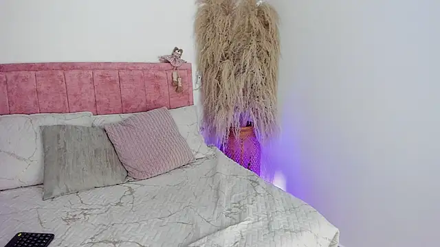 Snapshot of Sofiawilson_ chatting on October 14, 2025, 2:18 pm Sofiawilson online show from October 14, 2025, 2:18 pm