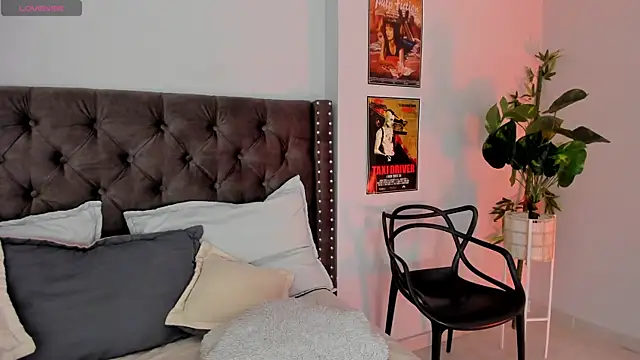 iriiina veneno online show from February 26, 2025, 10:42 pm