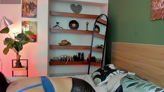 Snapshot of iriiina_veneno chatting on June 15, 2026, 5:04 pm iriiina veneno online show from June 15, 2026, 5:04 pm