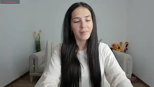 Snapshot of Emmapmg chatting on December 17, 2024, 10:23 am Emmapmg online show from December 17, 2024, 10:23 am