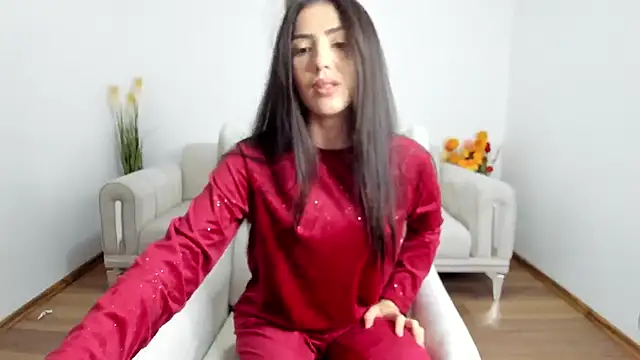 Snapshot of Emmapmg chatting on December 31, 2024, 9:28 pm Emmapmg online show from December 31, 2024, 9:28 pm