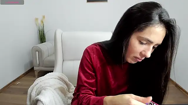 Snapshot of Emmapmg chatting on January 1, 2025, 6:58 am Emmapmg online show from January 1, 2025, 6:58 am