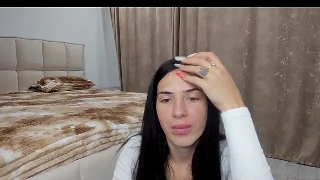 Snapshot of Emmapmg chatting on September 29, 2025, 8:13 pm Emmapmg online show from September 29, 2025, 8:13 pm