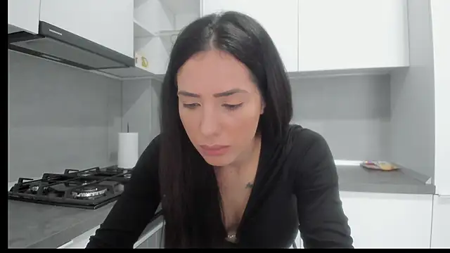 Snapshot of Emmapmg chatting on November 26, 2025, 10:38 am Emmapmg online show from November 26, 2025, 10:38 am