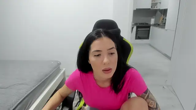 Emmapmg online show from March 2, 2026, 5:20 pm