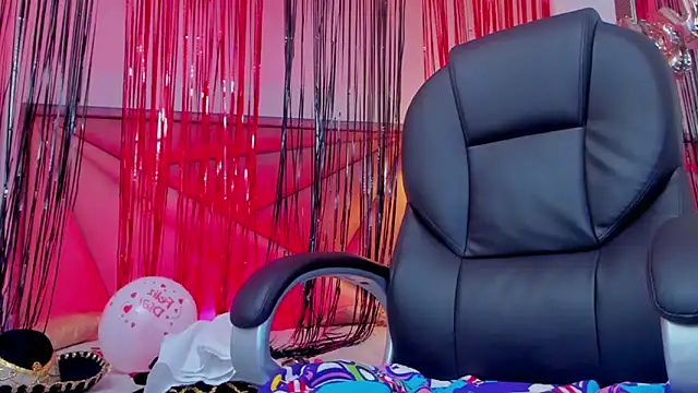 Snapshot of BonnieCute_ chatting on February 15, 2025, 7:27 am BonnieCute online show from February 15, 2025, 7:27 am