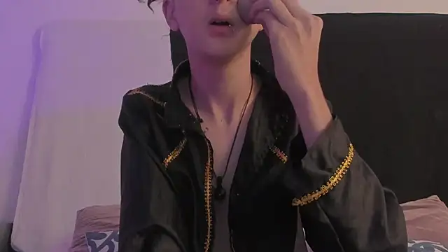 Snapshot of BonnieCute_ chatting on March 8, 2025, 11:37 am BonnieCute online show from March 8, 2025, 11:37 am