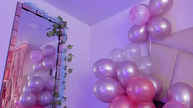 Snapshot of BonnieCute_ chatting on March 9, 2025, 2:43 pm BonnieCute online show from March 9, 2025, 2:43 pm