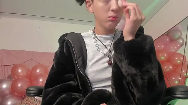 Snapshot of BonnieCute_ chatting on March 12, 2025, 11:42 am BonnieCute online show from March 12, 2025, 11:42 am