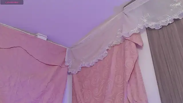 Snapshot of BonnieCute_ chatting on September 21, 2025, 11:50 pm BonnieCute online show from September 21, 2025, 11:50 pm