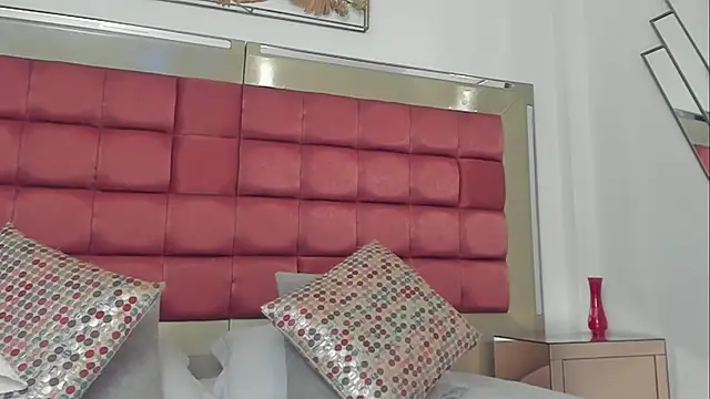 Snapshot of BonnieCute_ chatting on October 20, 2025, 11:38 pm BonnieCute online show from October 20, 2025, 11:38 pm