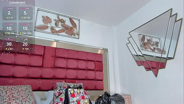 Snapshot of BonnieCute_ chatting on October 24, 2025, 12:19 am BonnieCute online show from October 24, 2025, 12:19 am