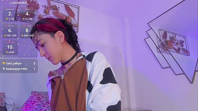 Snapshot of BonnieCute_ chatting on October 26, 2025, 12:16 am BonnieCute online show from October 26, 2025, 12:16 am