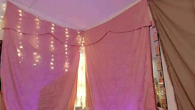 Snapshot of BonnieCute_ chatting on November 8, 2025, 1:06 am BonnieCute online show from November 8, 2025, 1:06 am