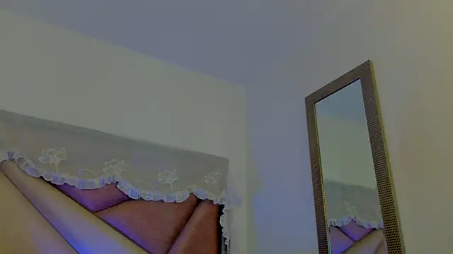 Snapshot of BonnieCute_ chatting on May 5, 2026, 11:46 pm BonnieCute online show from May 5, 2026, 11:46 pm