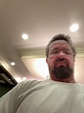 sluttydylan online show from September 9, 2025, 2:44 am