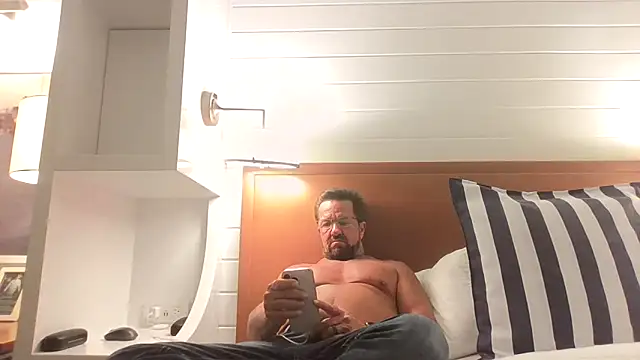 sluttydylan online show from October 4, 2025, 12:03 pm