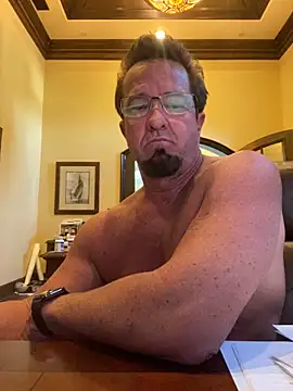 sluttydylan online show from November 11, 2025, 9:37 pm