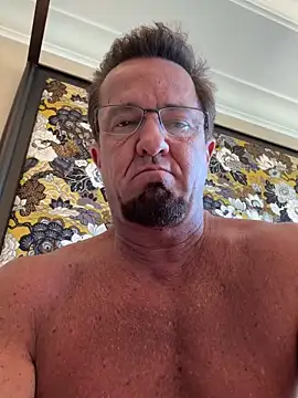 sluttydylan online show from May 1, 2026, 11:53 pm