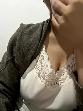 Snapshot of farah-36 chatting on January 10, 2026, 12:56 am farah-36 online show from January 10, 2026, 12:56 am