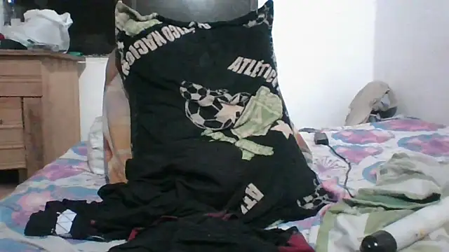 MaximoSualteza777 online show from February 12, 2025, 5:26 pm