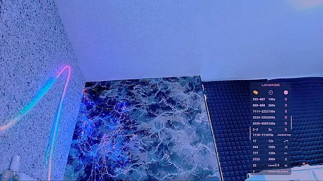 JJJuliaa online show from July 27, 2026, 1:07 pm