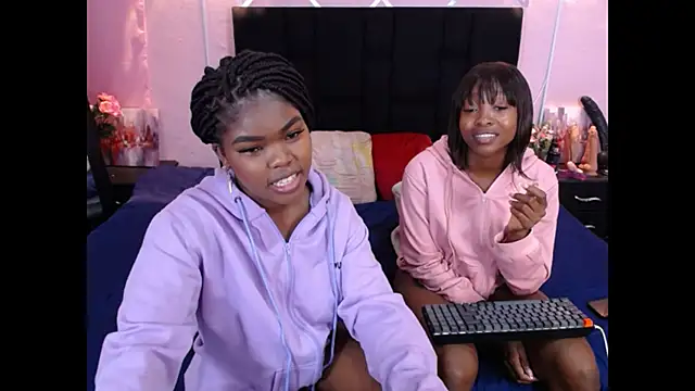 Snapshot of AdelynYasmin chatting on September 30, 2025, 3:28 pm AdelynYasmin online show from September 30, 2025, 3:28 pm