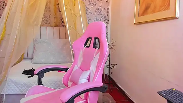 Snapshot of agatha_rusell_ chatting on February 20, 2025, 10:48 pm agatha rusell online show from February 20, 2025, 10:48 pm