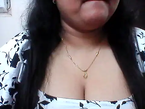 smile pretty online show from April 21, 2026, 6:34 pm