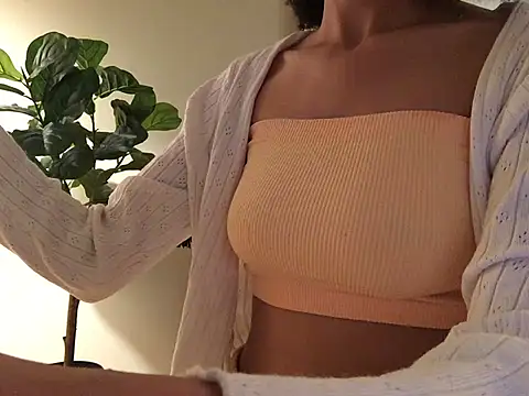 Snapshot of loveofbea chatting on December 31, 2024, 10:01 pm loveofbea online show from December 31, 2024, 10:01 pm