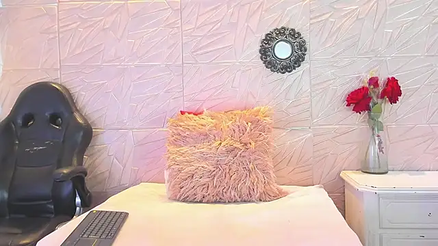 Snapshot of paula__cruzz chatting on March 10, 2025, 6:56 pm paula cruzz online show from March 10, 2025, 6:56 pm