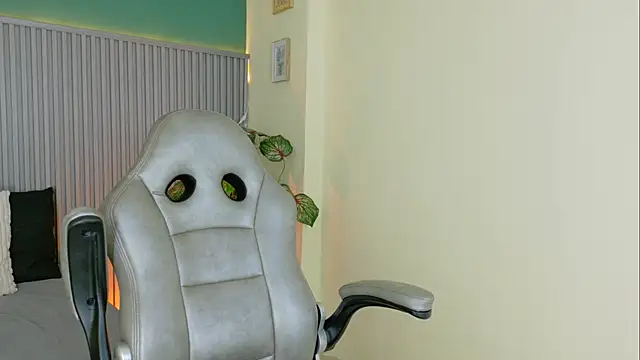 paula  cruzz online show from June 11, 2026, 12:32 am
