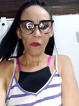 Snapshot of BarbaraMature chatting on October 3, 2025, 6:27 pm BarbaraMature online show from October 3, 2025, 6:27 pm