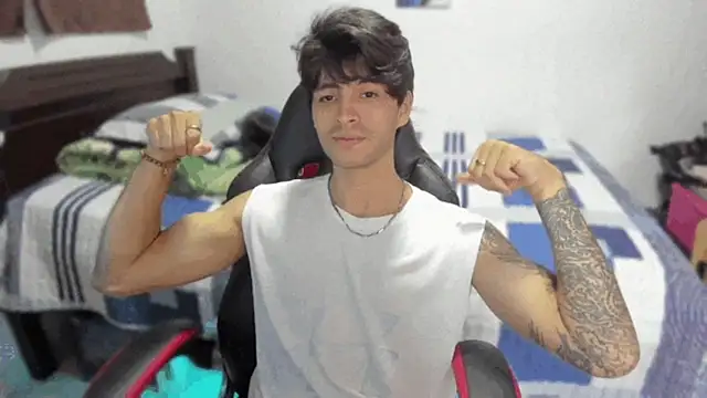 Snapshot of justin_stark7 chatting on December 5, 2024, 1:58 am justin stark7 online show from December 5, 2024, 1:58 am