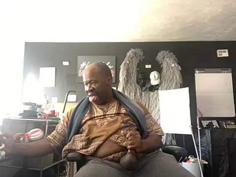 bigshh8 online show from February 6, 2026, 6:33 pm