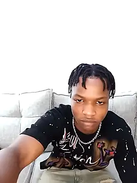 Guns roses  online show from December 21, 2024, 6:30 am