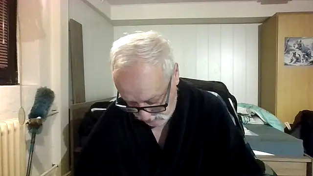 Snapshot of Sammy1660 chatting on October 15, 2025, 3:28 am Sammy1660 online show from October 15, 2025, 3:28 am