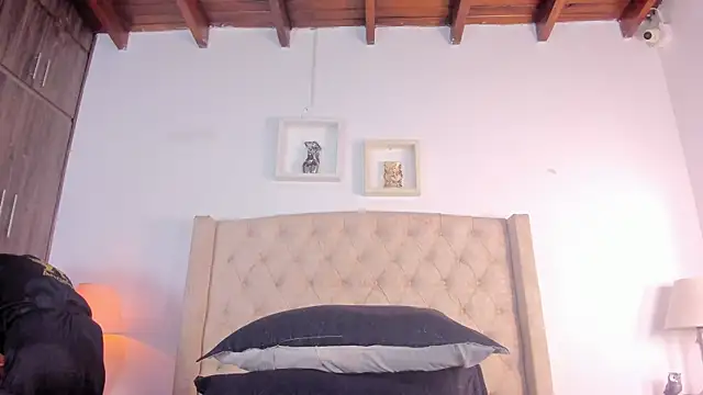 Snapshot of allisson_m chatting on September 29, 2025, 12:10 pm allisson m online show from September 29, 2025, 12:10 pm